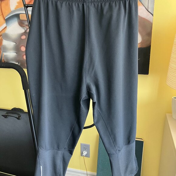 New Balance Workout Pants - Picture 2 of 3